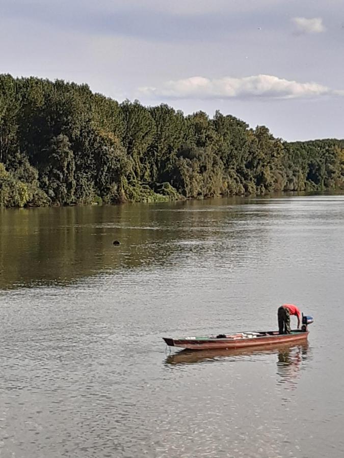 Tiski Mir Bečej Eksteriør bilde