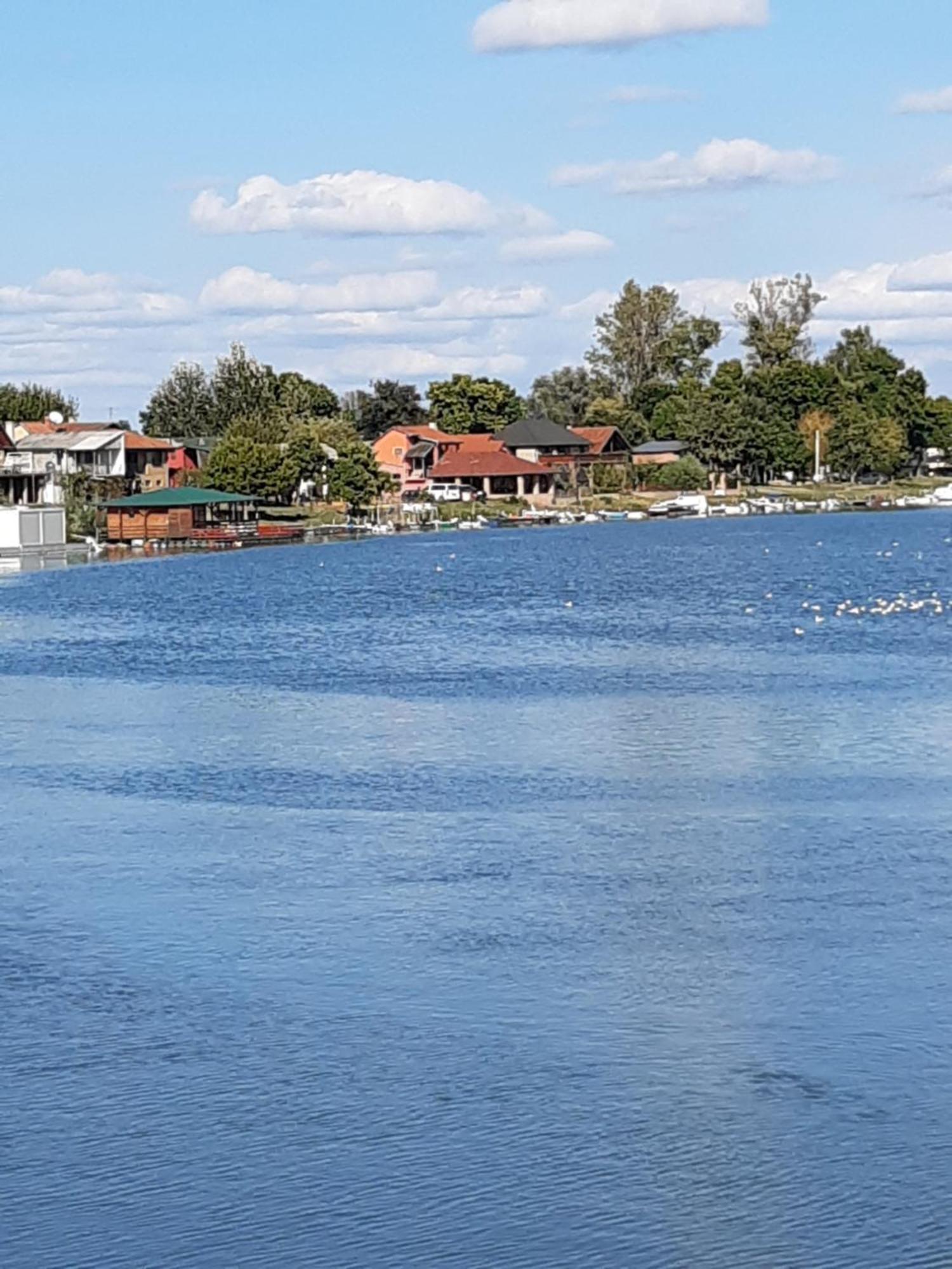 Tiski Mir Bečej Eksteriør bilde